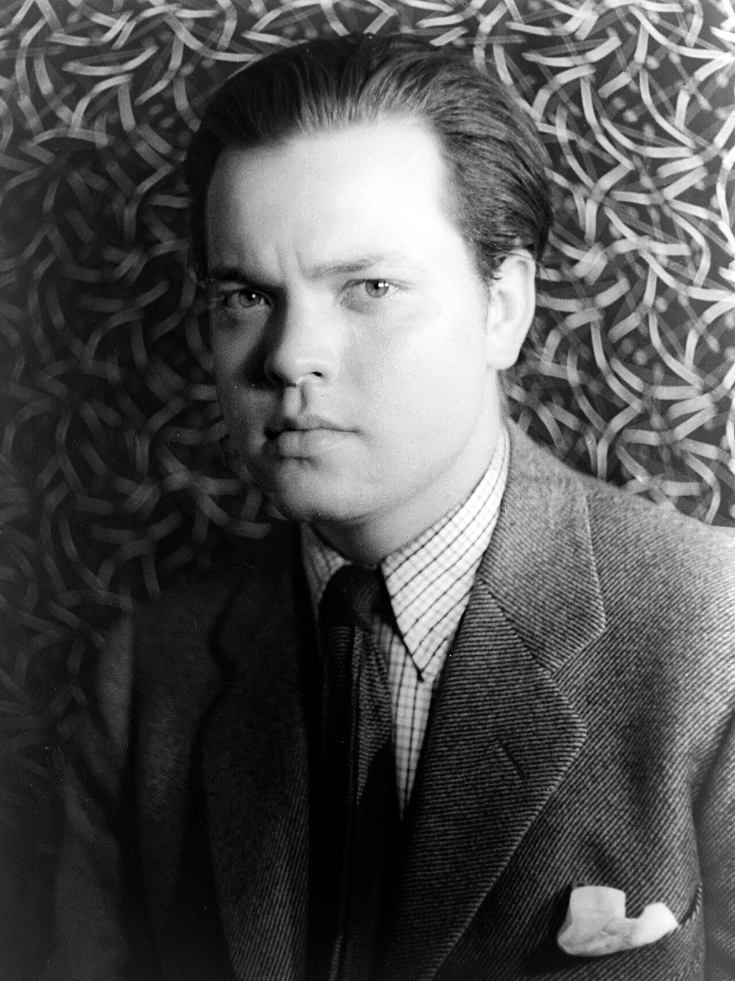 Orson Welles Panics America From a Madison Avenue Studio