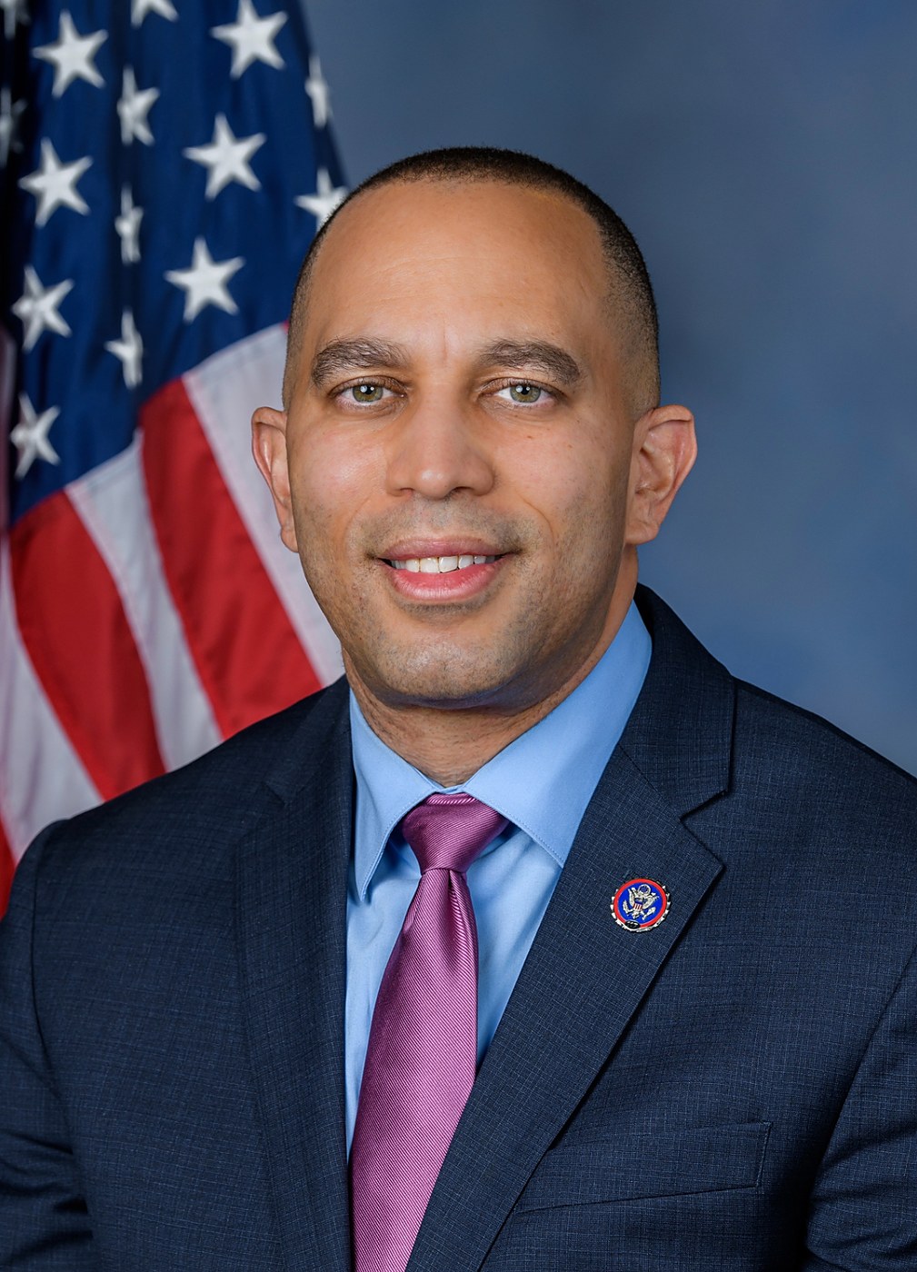 Hakeem Jeffries congratulates DSA nominees, draws fire from Republicans and Democrats both