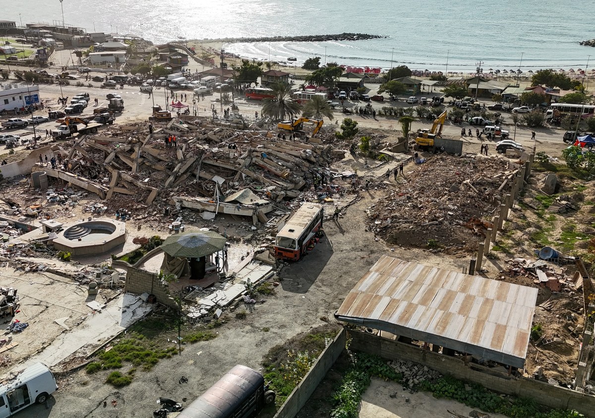 Venezuela earthquake death toll reaches 1,430, NYC's Venezuelan community watches from a distance