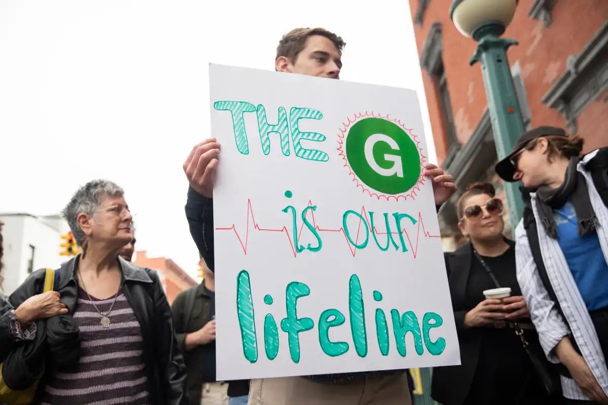 The G train keeps its December weekends