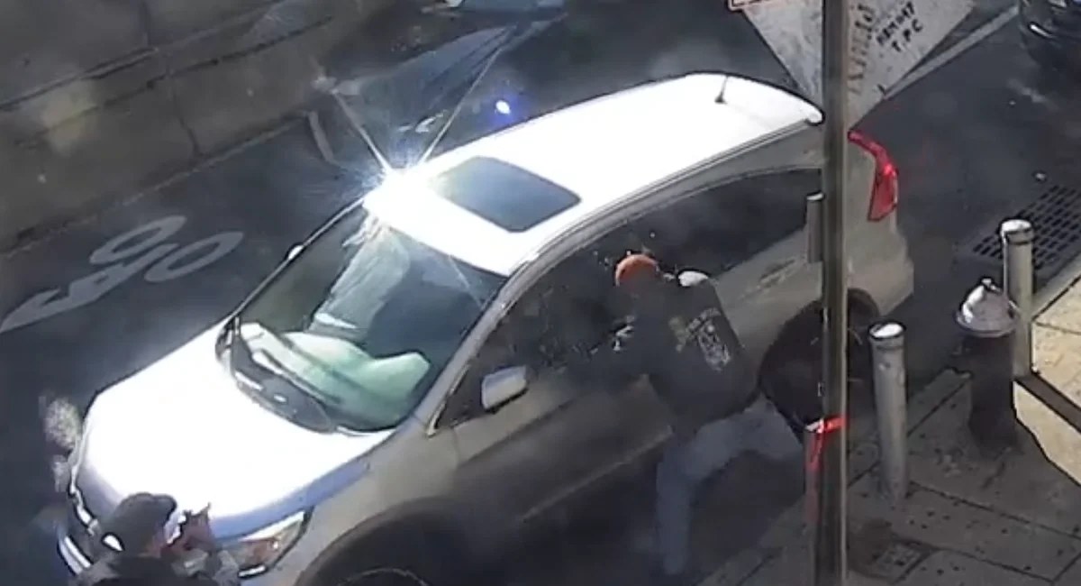 ICE shoots a man in Marble Hill with his son in the back seat